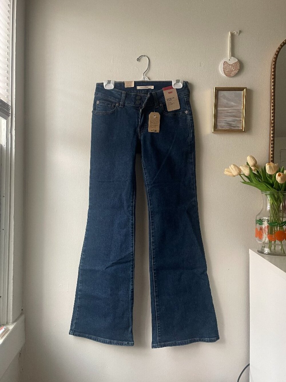 NWT Levi's Superlow Dark Blue Flare Jeans - Sz26